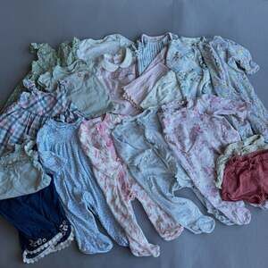 Mixed Baby Girl Clothing Lot 6-9M/9M Rompers Dresses Shorts Floral Sets Carters